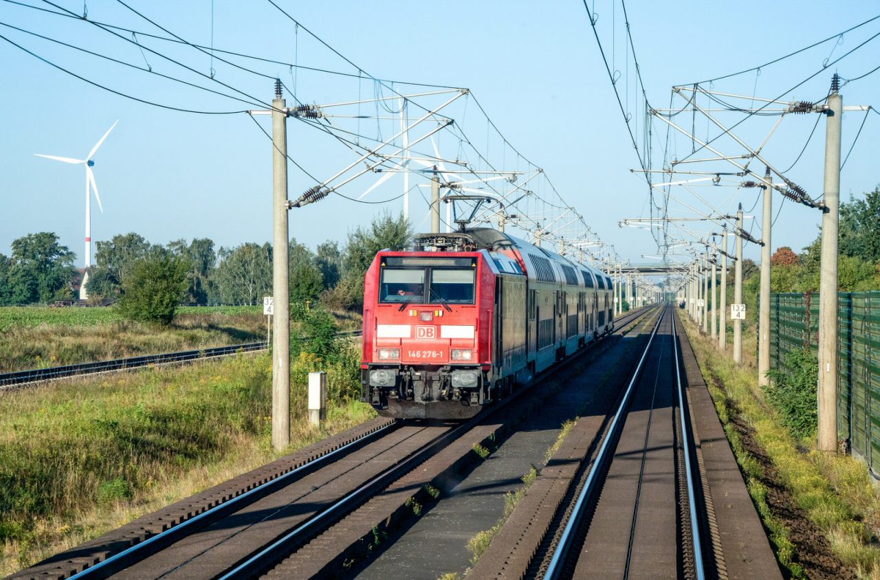 RE 4 der DB Regio auf der Lehrter Bahn