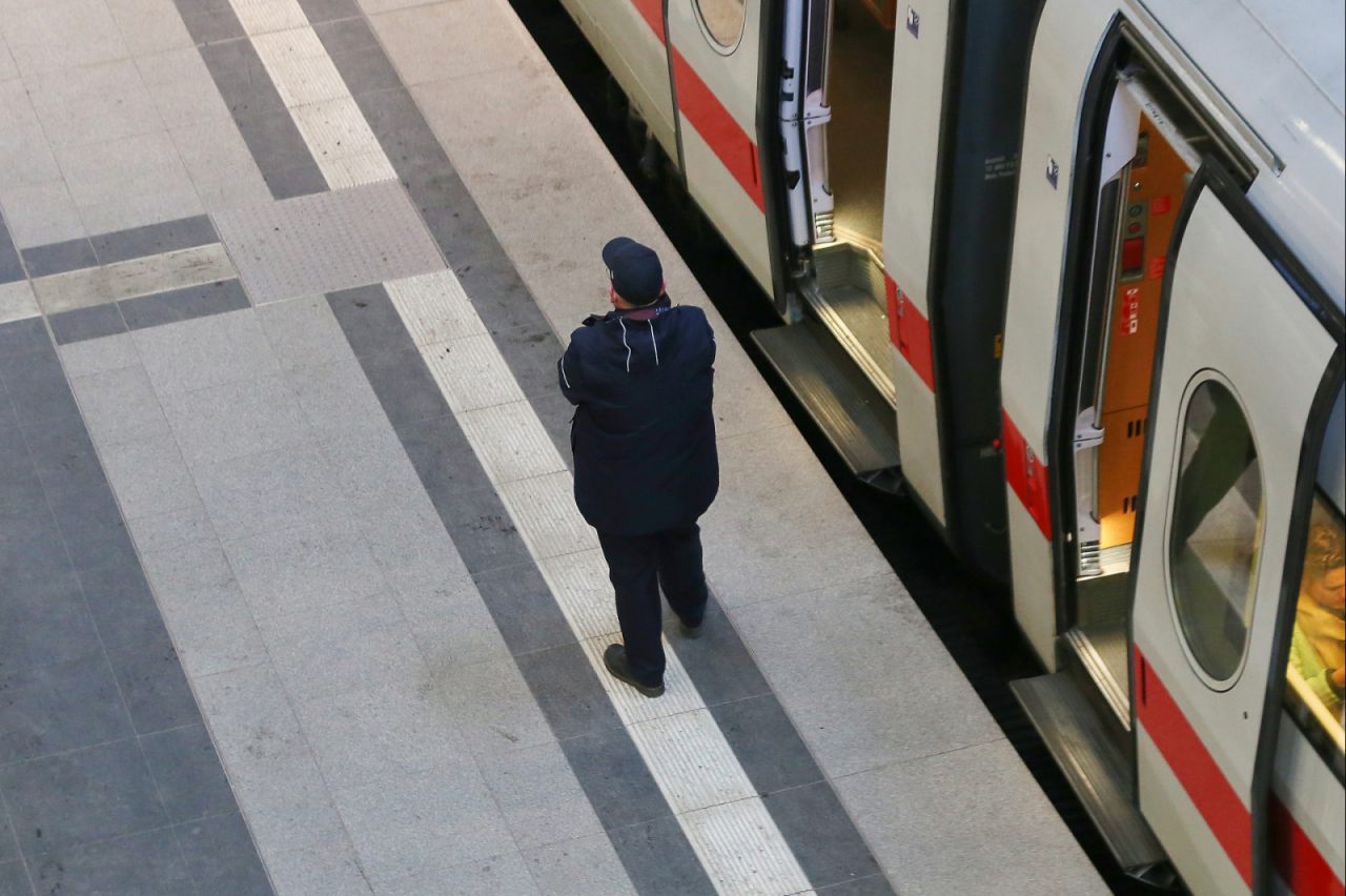 Schaffner bei der Deutschen Bahn