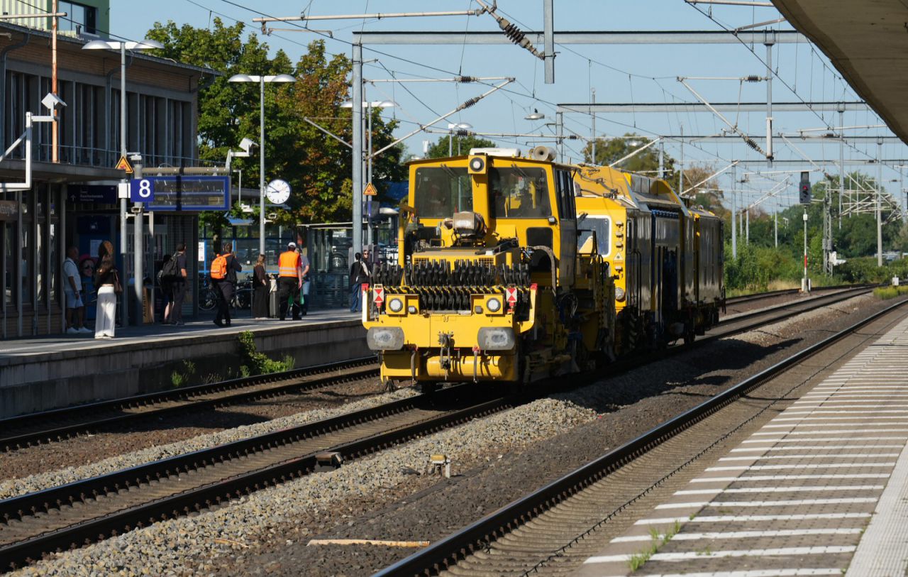 Schotterplaniermaschine