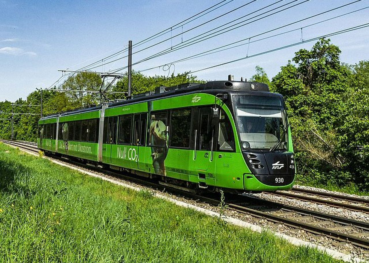 Zweisystemstadtbahn der AVG