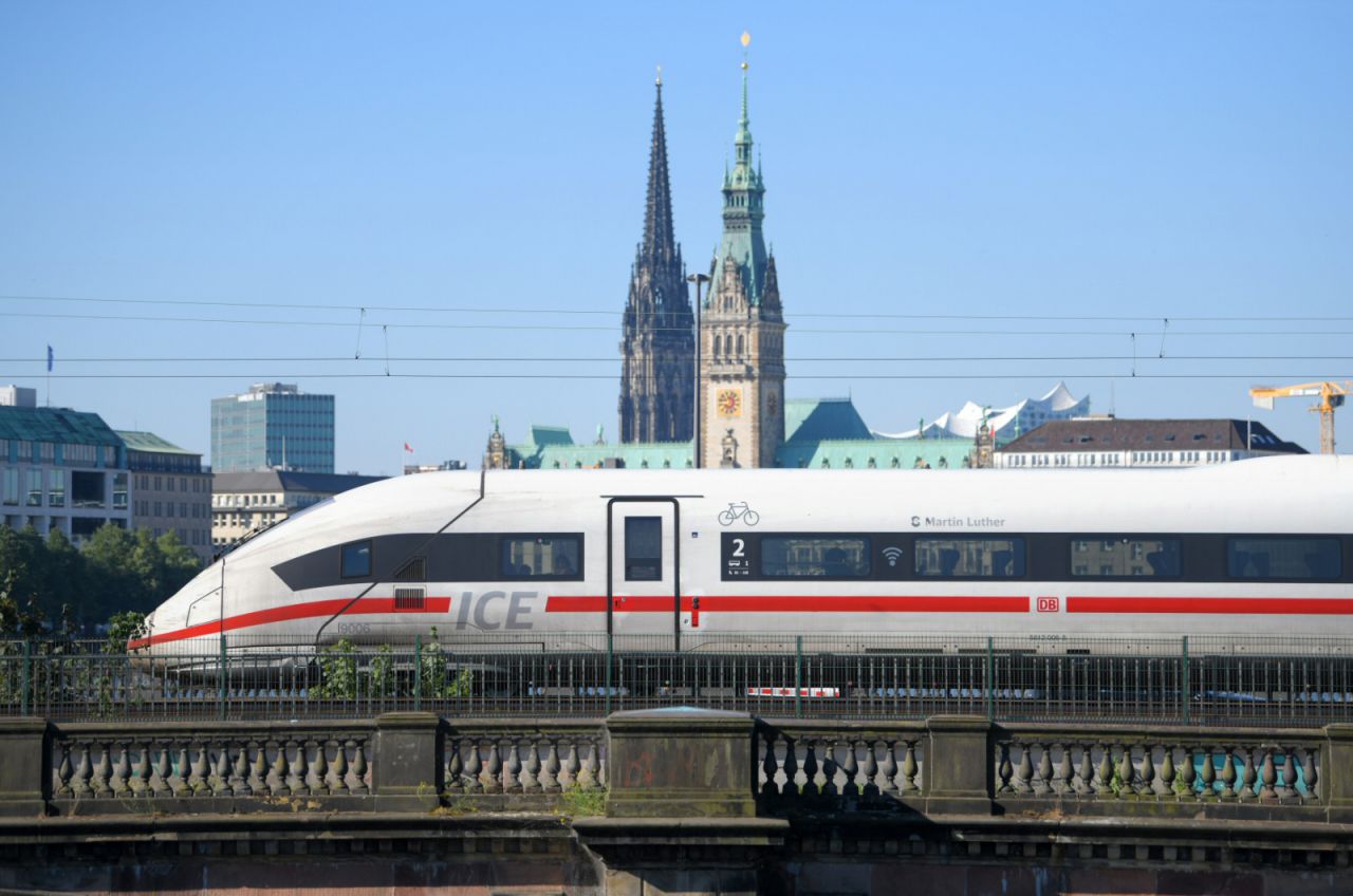 ICE 4 in Hamburg