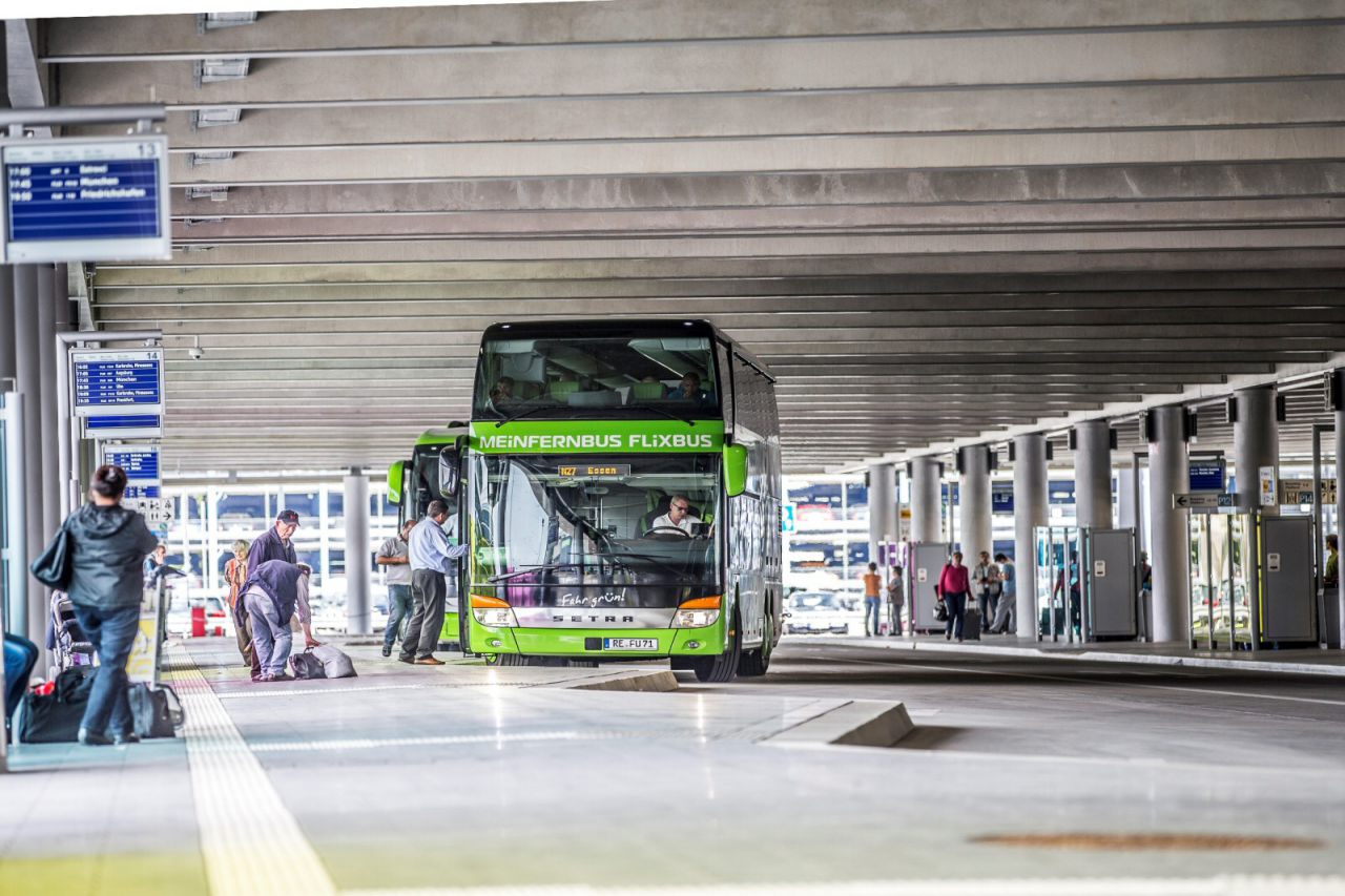 Bus am Flughafen Stuttgart