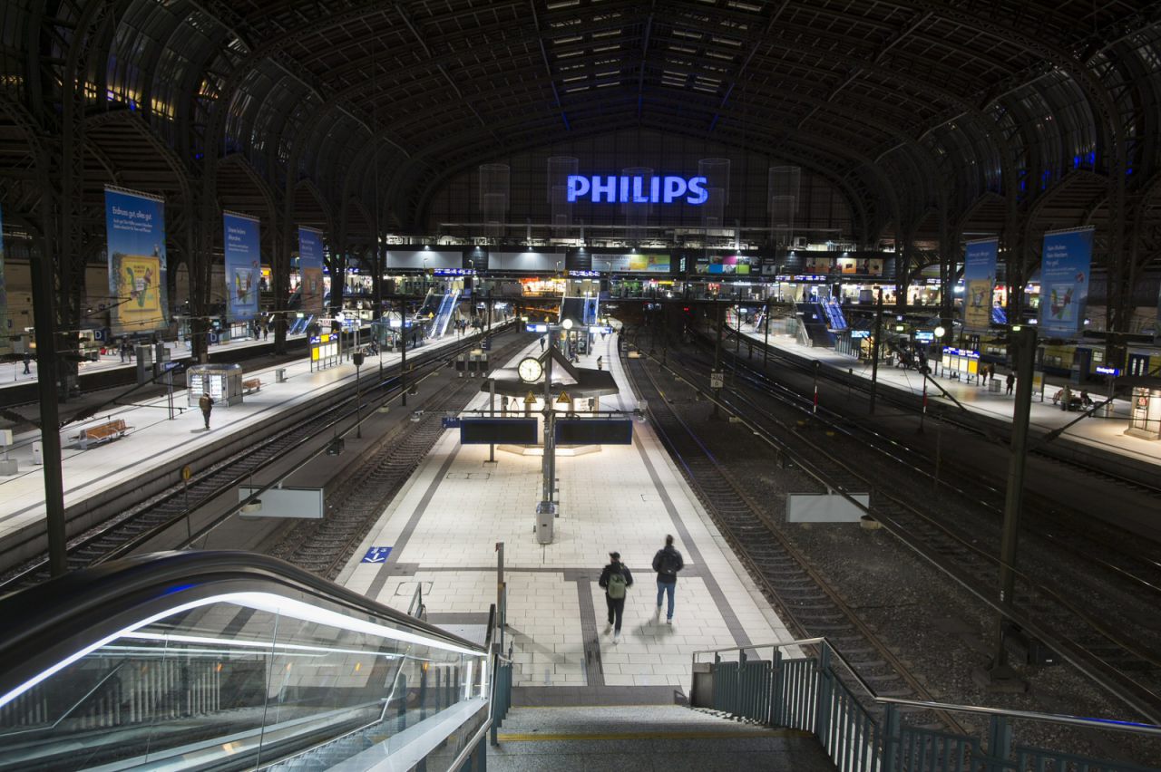Leere Bahnsteige im Hauptbahnhof Hamburg aufgrund des GDL-Streiks