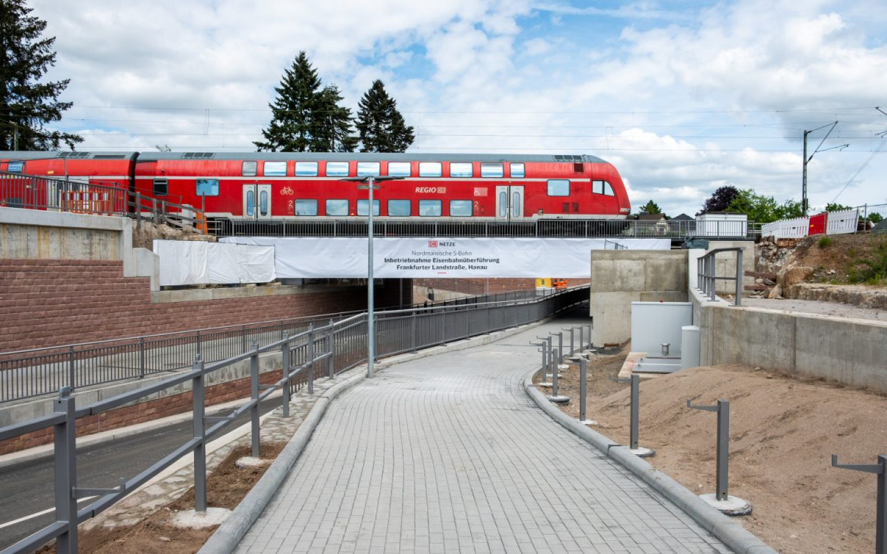 Nordmainische S-Bahn: Eisenbahnüberführung Frankfurter Landstraße, Hanau