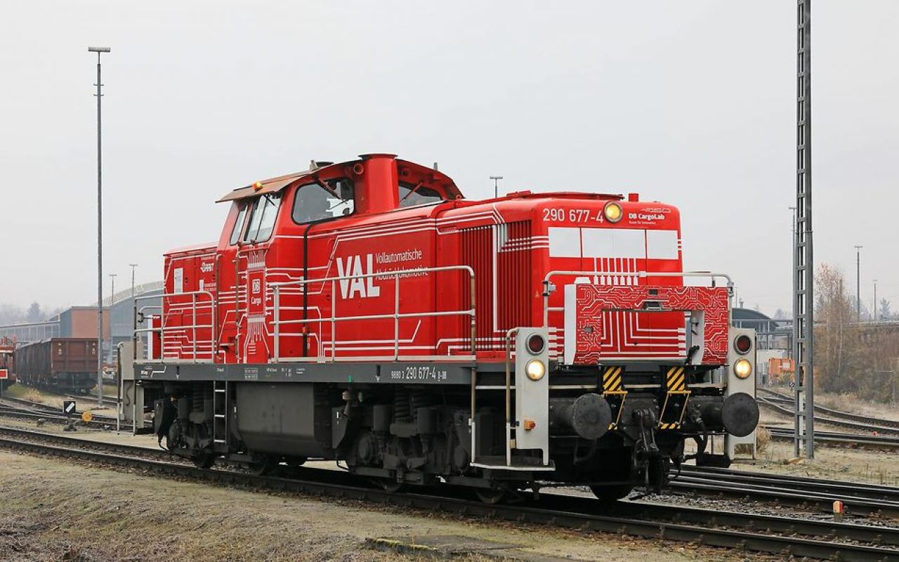 Vollautomatische Abdrücklokomotive