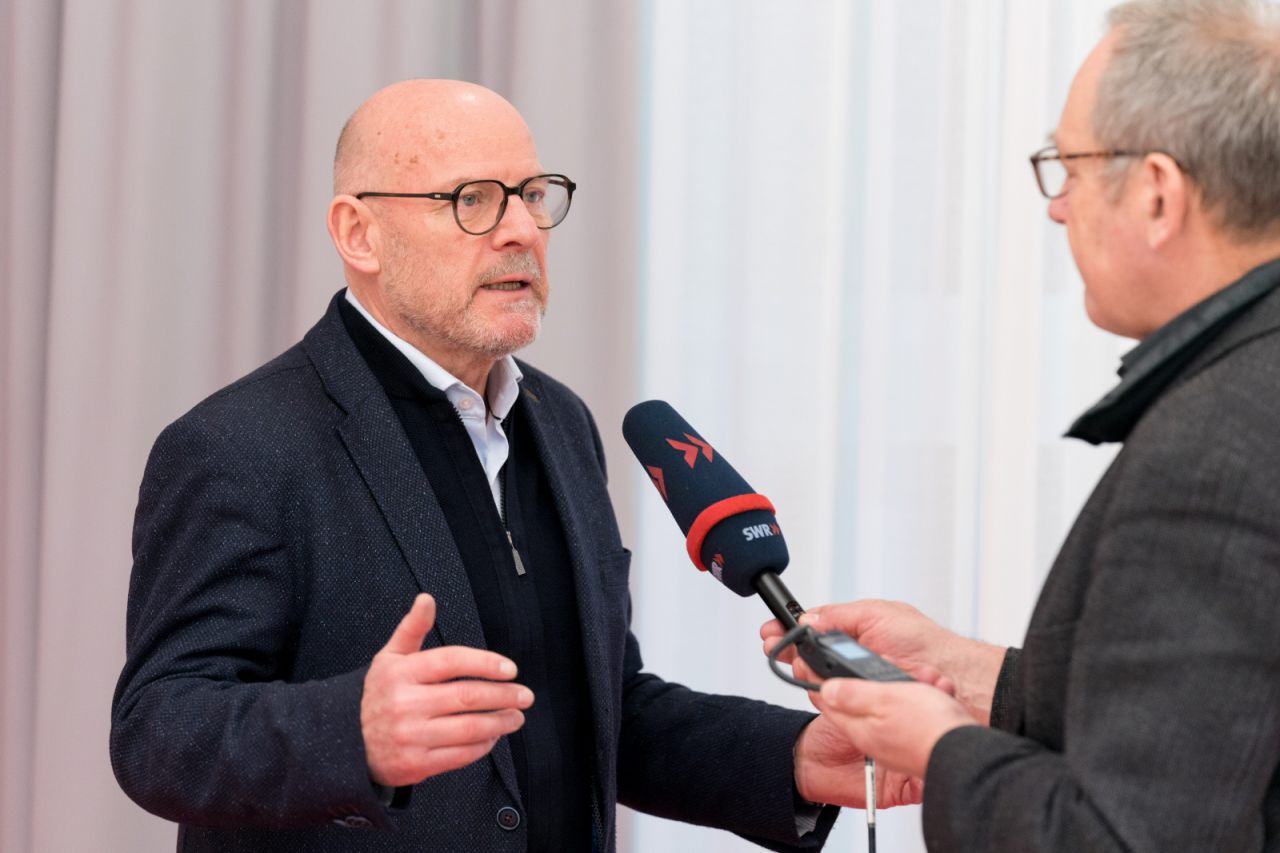 Winfried Hermann ist Minister für Verkehr in Baden-Württemberg