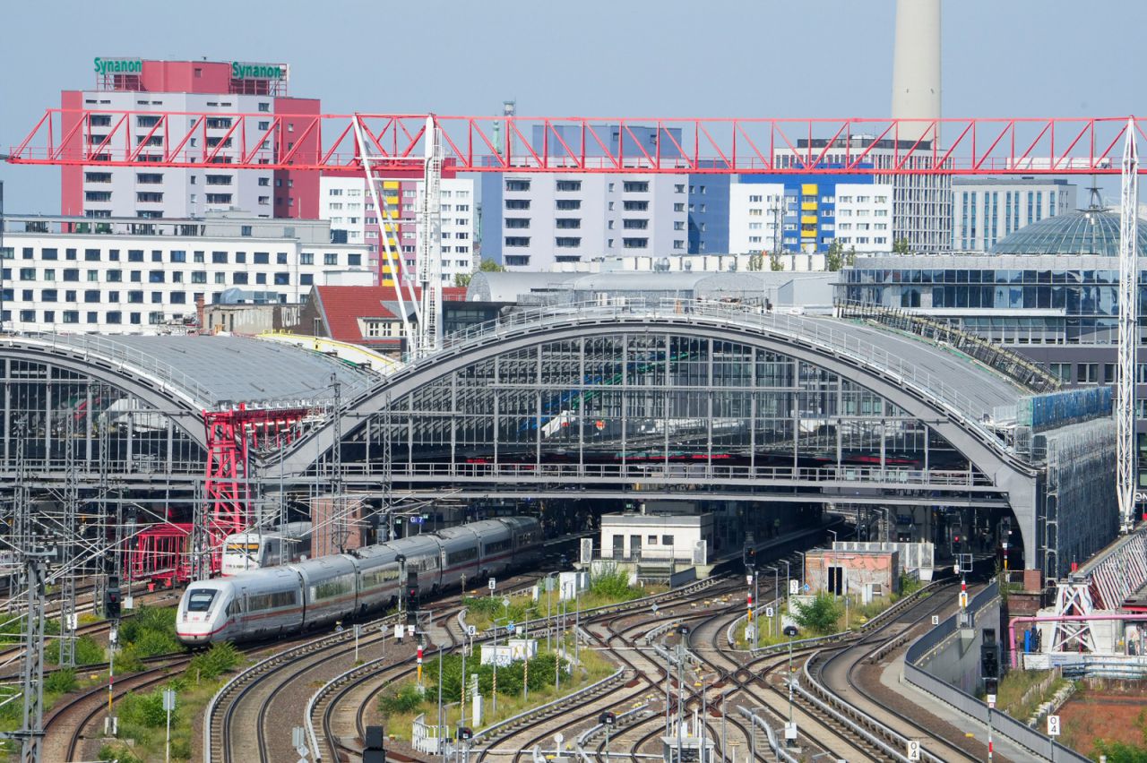 Berliner Ostbahnhof - Umbau der Hallendachkontruktion im August 2024