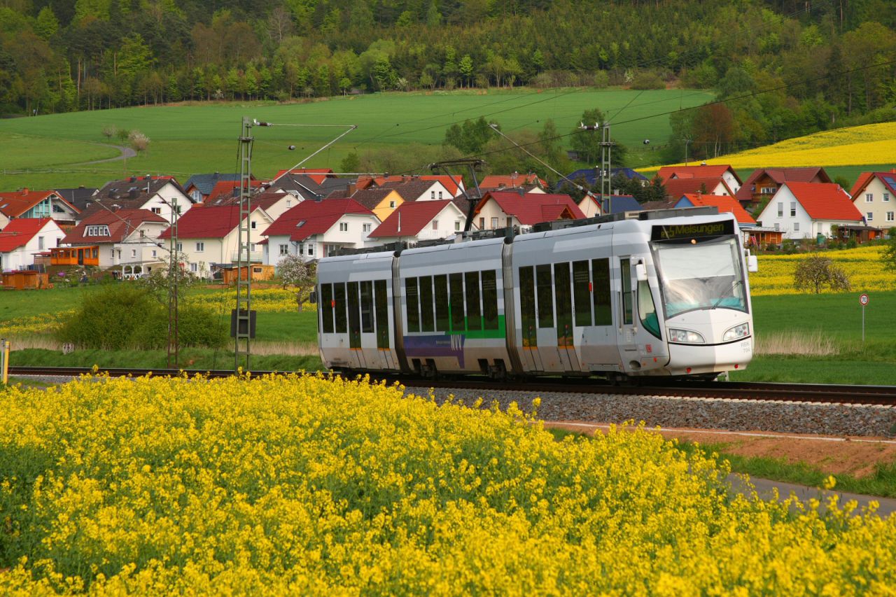 Regiotram RT5 auf der Strecke bei Melsungen