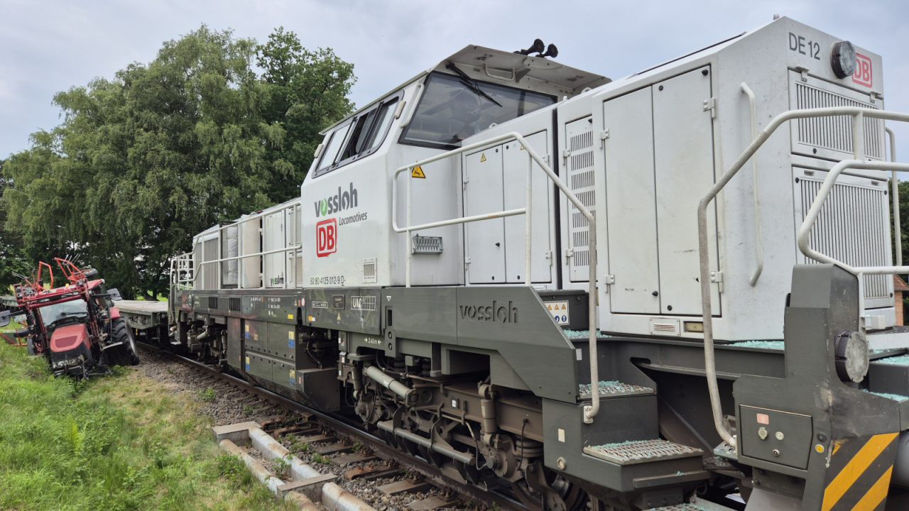 Unfall an unbeschrankten Bahnübergang in Beckedorf