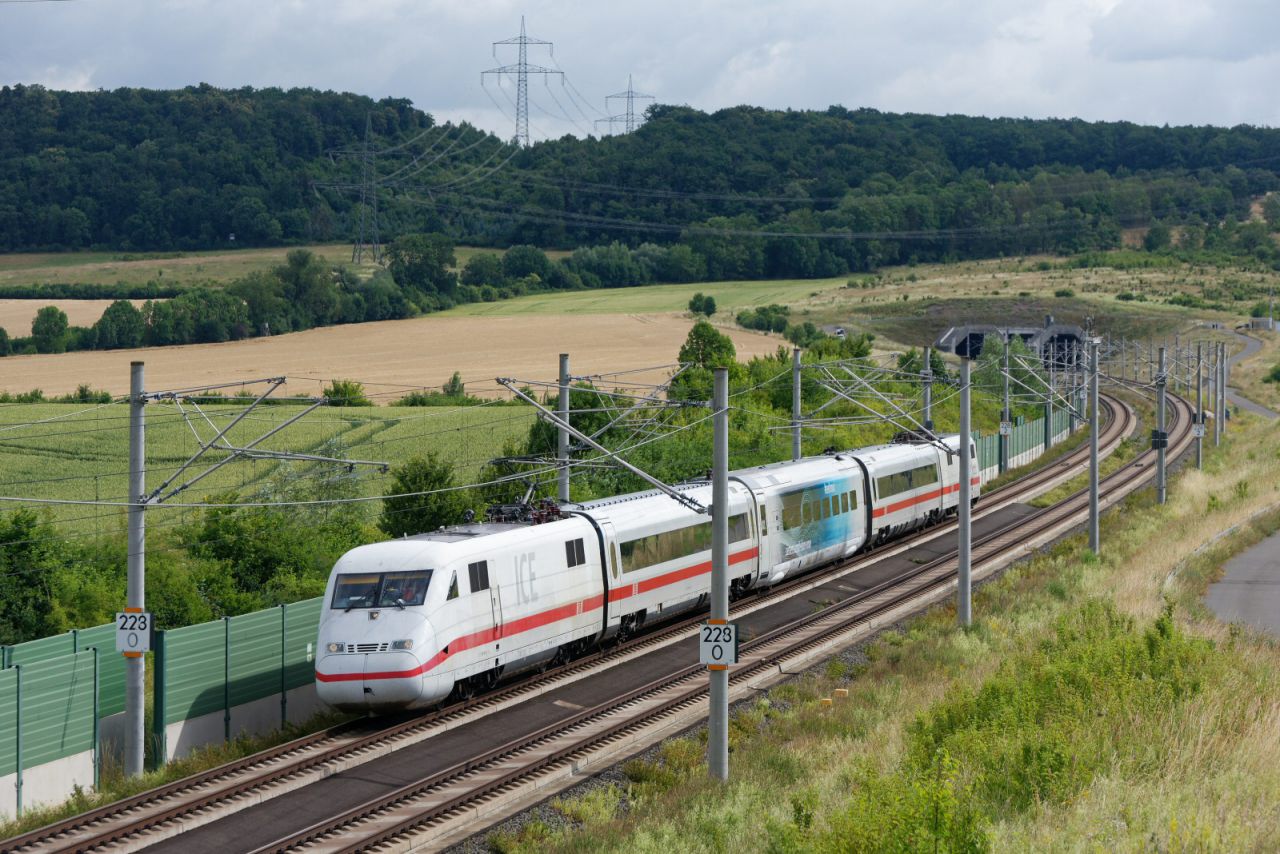 ICE-S bei Testfahrten auf der Schnellfahrstrecke Erfurt-Leipzig/Halle am 27.06.2025