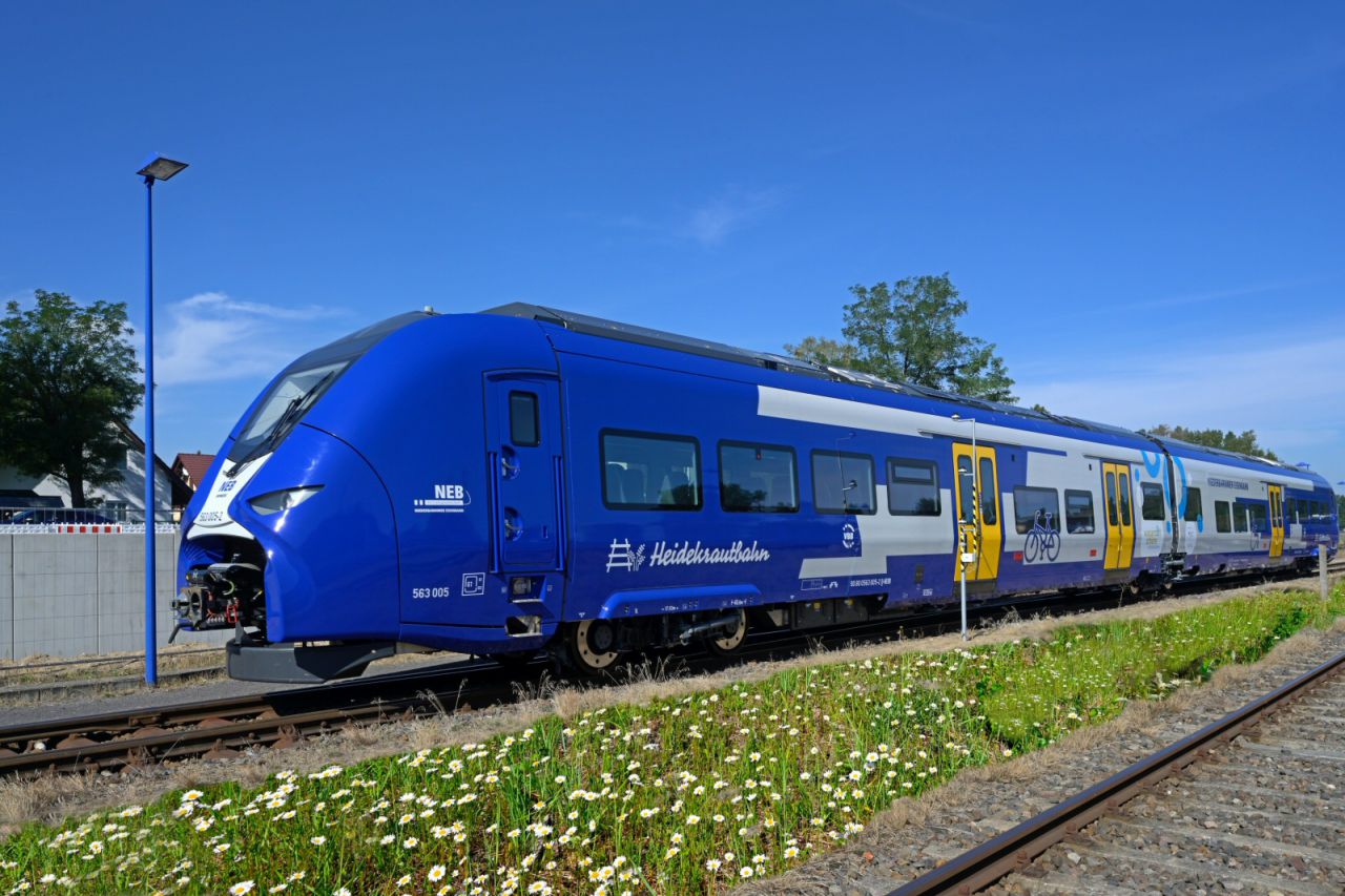 Wasserstoffzug Mireo Plus H auf dem NEB-Werksgelände in Basdorf