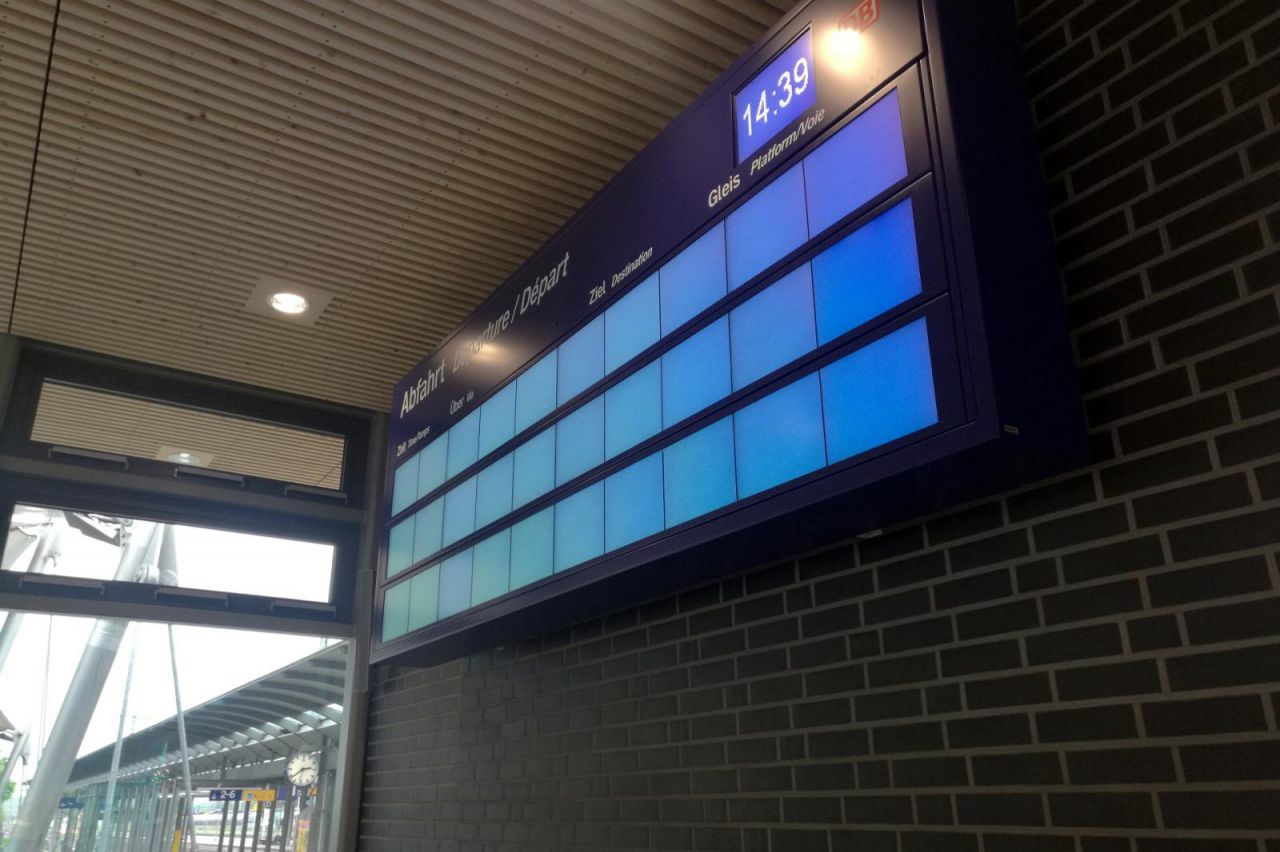 Ausgefallene Anzeigentafel bei der Bahn
