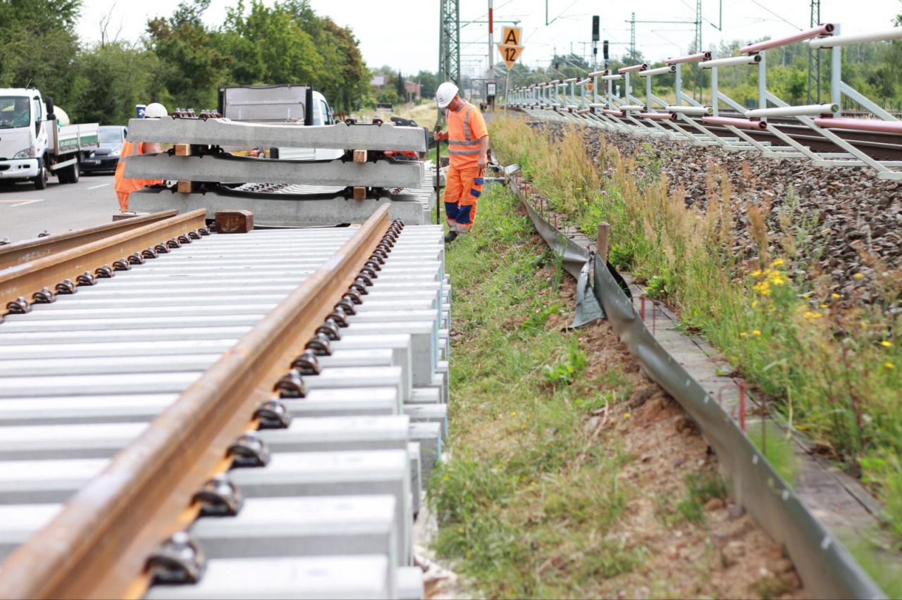 Bauarbeiten an der Bahnstrecke Halle (Saale) - Leipzig bei Kanena