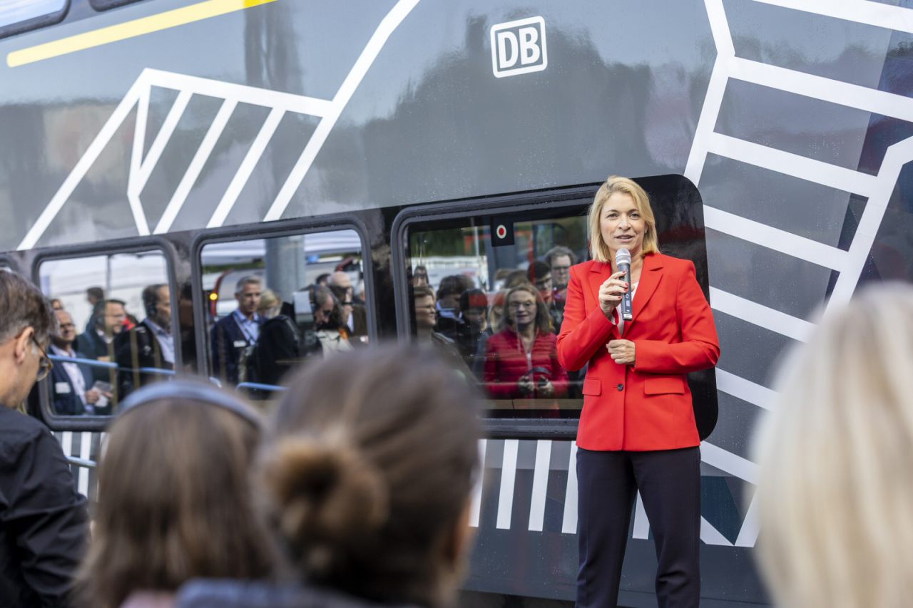 Evelyn Palla, DB-Vorstand Regionalverkehr